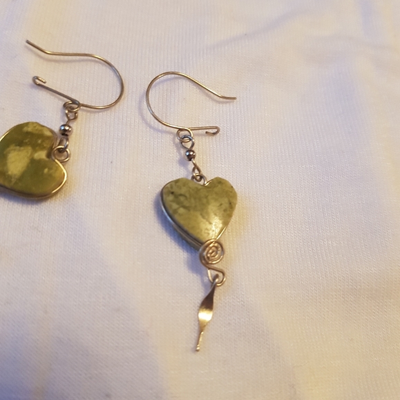 Green heart earrings - Picture 2 of 6